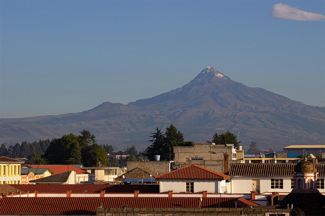 Hostal Cafe Tiana Hotel Latacunga Bagian luar foto